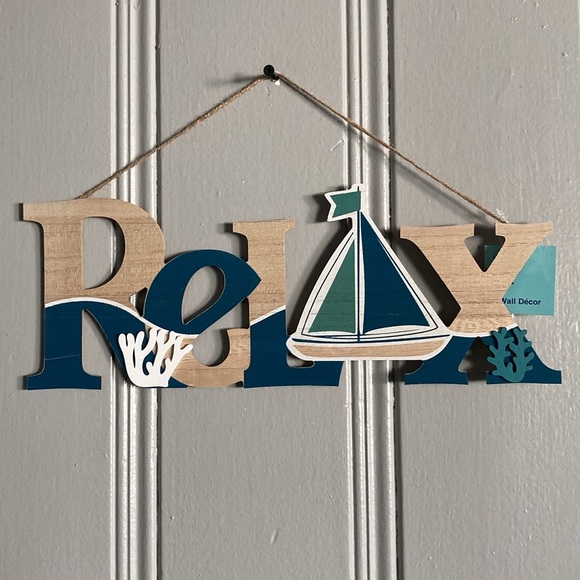 NWT Coastal Wooden RELAX Decoration Sign w/ Coral 🪸 & Sailboat ⛵️ - Picture 15 of 17